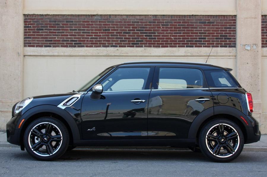  Mini Cooper Countryman 2011 года  (фото 10 из 160)